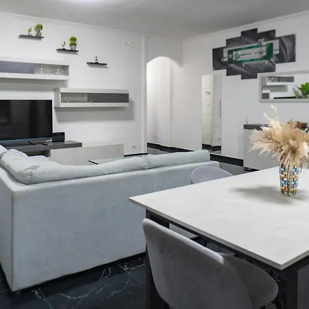 Scirpoli's Dream Luxury Apartment San Severo