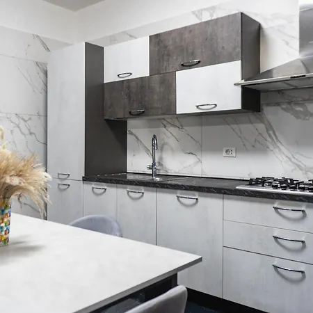 Scirpoli's Dream Luxury Apartment San Severo